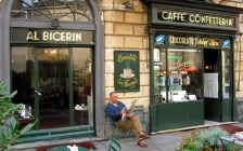 the_ancient_coffe_locals_in_turin